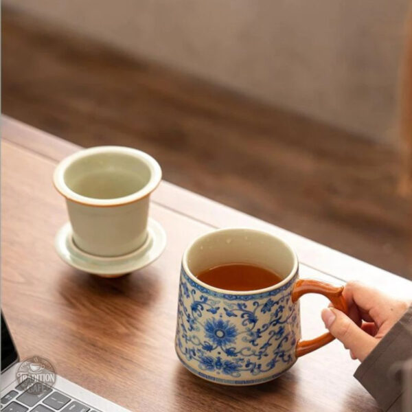Tasse à thé contemporaine avec fonction infuseur