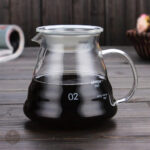 Carafe à café en verre avec couvercle