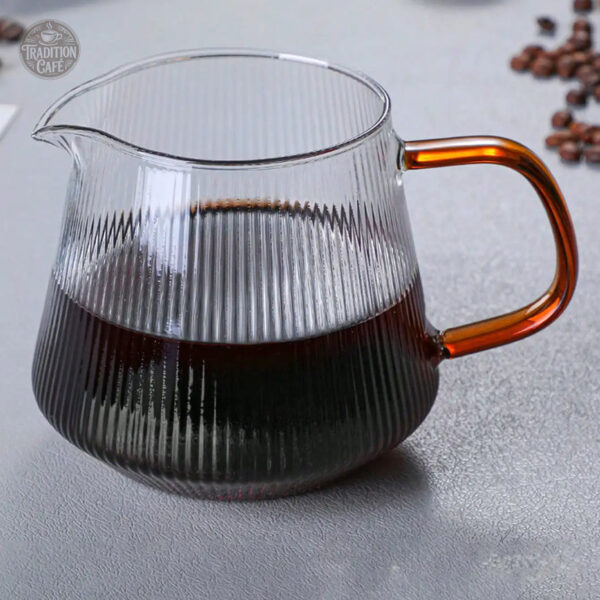 verseuse-cafetiere-design-transparente-verre-1 Carafe en verre design et transparente pour café